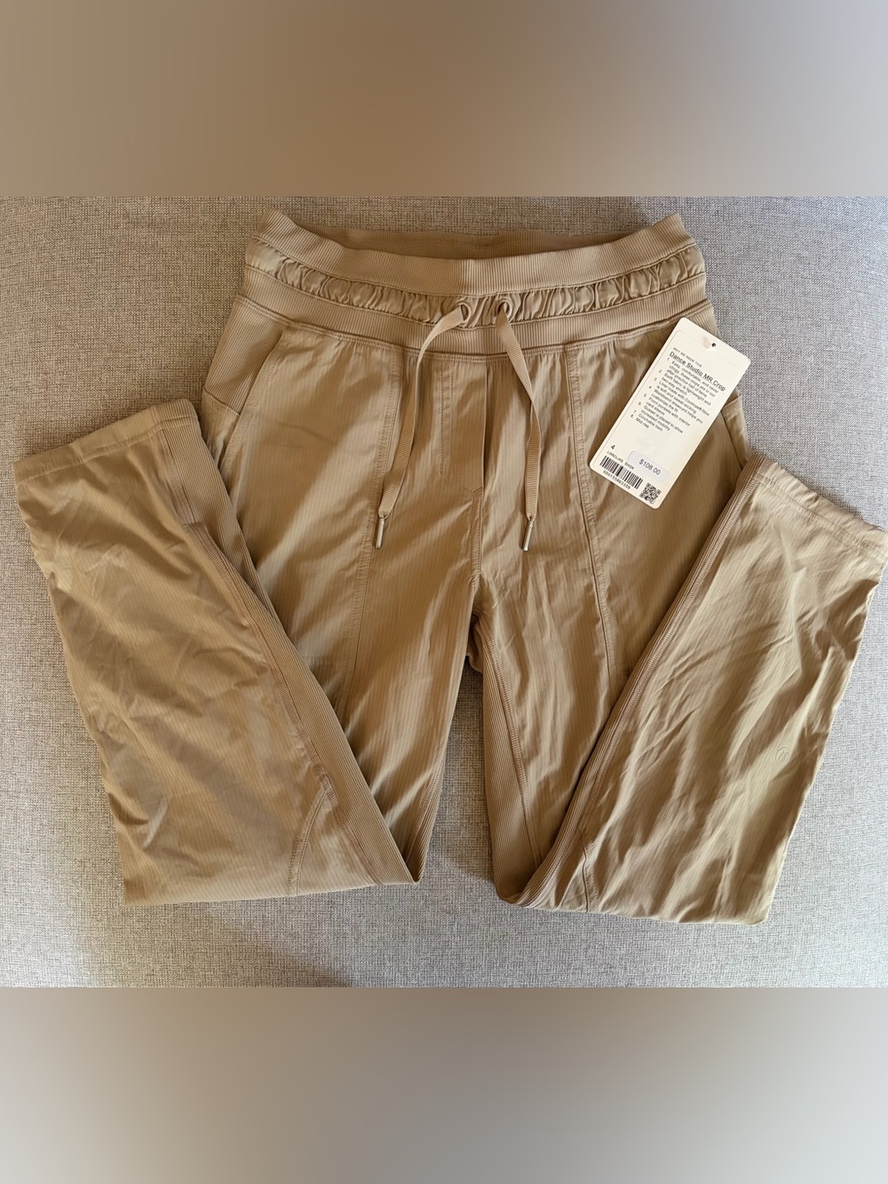 NWT Lululemon Dance Studio MR Crop - Size 4